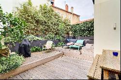 BIARRITZ - A 250 SQM TOWNHOUSE WITH ITS CHARMING GARDEN