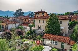 Tuscany - VILLA WITH GUESTHOUSE FOR SALE ON THE HILLS OF LUCCA