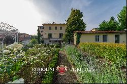Tuscany - VILLA WITH GUESTHOUSE FOR SALE ON THE HILLS OF LUCCA