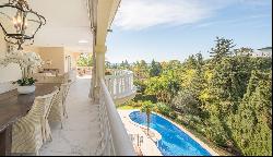 Elegant villa with panoramic sea views in Marbella Hill Club, on, Marbella 29602