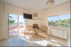 Elegant villa with panoramic sea views in Marbella Hill Club, on, Marbella 29602