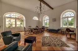 Sublime orangery in the heart of a castle