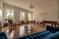 charming pied-a-terre in the heart of a chateau on a shared property