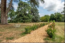 charming pied-à-terre in the heart of a chateau on a shared property