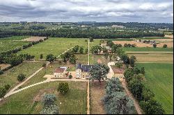 charming pied-a-terre in the heart of a chateau on a shared property