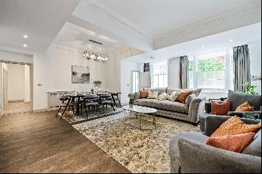 A spacious 4 bedroom flat to rent in Marylebone W1.