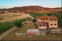 WINE ESTATE WITH 25.8 HA OF VINEYARDS FOR SALE IN CHIANTI CLASSICO, TUSCANY