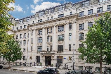 An impressive three-bedroom lateral apartment for sale in the heart of Marylebone.
