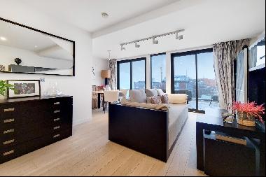 A stunning two bedroom flat with terrace and parking, for sale in the heart of Soho.