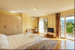 Herceg Novi 9bdr Villa