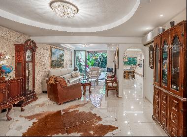 3-Story House in a Sought-after Location in Bnei Brak