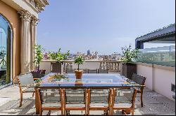 Extraordinary penthouse with pool on Paseo de Gracia