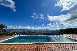 Country house overlooking the Mantiqueira Mountains