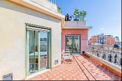 Penthouse with large spaces and lots of light in Eixample Dret
