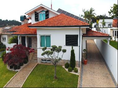 Excellent 4-bedroom house with swimming pool and garden in Jovim, Gondomar.