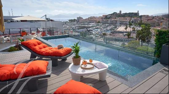 FACING PALAIS DES FESTIVALS - OUTSTANDING APARTMENT