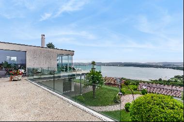 Exceptional contemporary property with panoramic lake view