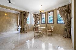 Luxury Mansion with 8 Bedrooms in Larnaca