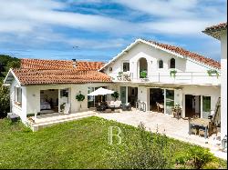 SOORTS-HOSSEGOR, FULLY RENOVATED HOUSE WITH UNOBSTRUCTED VIEWS OF PYRENÉES