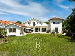 SOORTS-HOSSEGOR, FULLY RENOVATED HOUSE WITH UNOBSTRUCTED VIEWS OF PYRENÉES