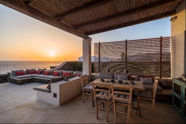 Exclusive villa with a suggestive view of the sea of Pantelleria