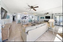 Affordable Gulf-View Condo Close To Beach And Attractions