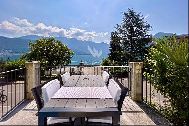 Characteristic Ticino house in Melide with 180 panoramic view of Lake Lugano for sale