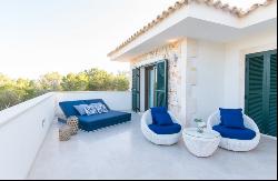 Ideal family villa with pool and garden for sale in Santa Ponsa,, Calvià 07180