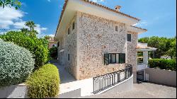 Ideal family villa with pool and garden for sale in Santa Ponsa,, Calvià 07180