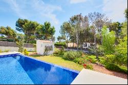 Ideal family villa with pool and garden for sale in Santa Ponsa,, Calvià 07180