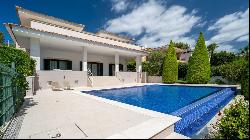 Ideal family villa with pool and garden for sale in Santa Ponsa,, Calvià 07180