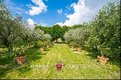 Chianti Classico - VILLA WITH 24,8 HA OF VINEYARDS FOR SALE IN TUSCANY