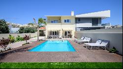 Villa with swimming pool, near Madalena beach, V. N. Gaia, Portugal