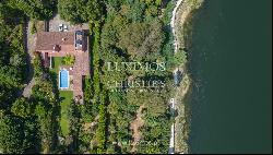 Property with gardens, swimming pool and river view, for sale, in V. N. Gaia, Portugal. N