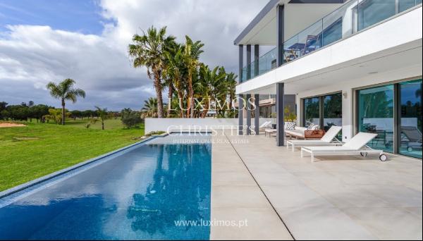 Modern 5 bedroom villa with pool, for sale in Vilamoura, Algarve