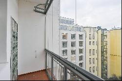 Split Level Old Town Apartment ID 100345