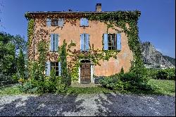 Charming 17th century property in Provence