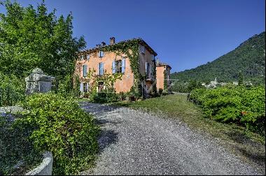 Charming 17th century property in Provence