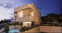 Semi-detached villa in front line beach, Marbella East, Las Chapas
