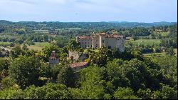 Exceptional listed Renaissance Château with outbuildings