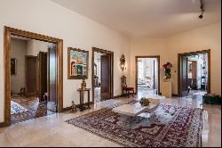 Elegant Apartment Monti Parioli.