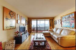 Four-bedroom apartment plus services with unobstructed view.