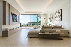 A luxury retreat in the mountains of Benahavis with sea views