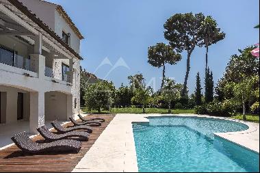 ANTIBES - PIMEAU SECTOR - ELEGANT VILLA