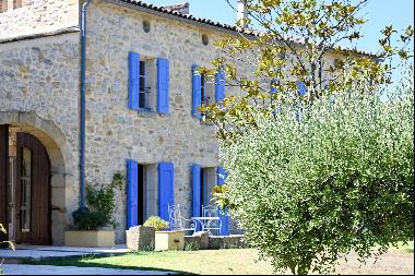 8000 sq ft renovated farm house 30 minutes from Uzès and Nîmes