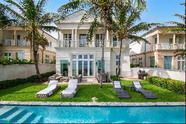 Luxurious 3-bedroom beachfront villa on Paradise Island.