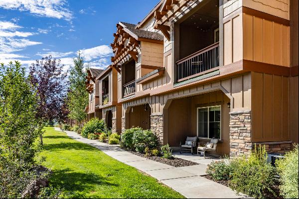 Experience Convenient Mountain Living At This Well-Maintained Townhome!