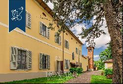 Prestigious residential estate with 10 hectares of vineyards in the renowned Oltrepò Paves