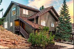 Perfectly Situated and Meticulously Renovated End-Unit Townhome in Park City