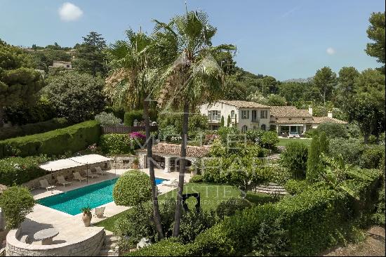 Saint-Paul-de-Vence - Magnificent property in a private domain